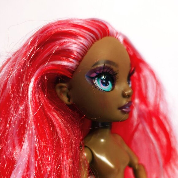 Rainbow High Daria Roselyn Deluxe Doll Series 3 MGA 2021 - Picture 5 of 7